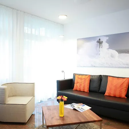 Warnemuende L Apartamento *